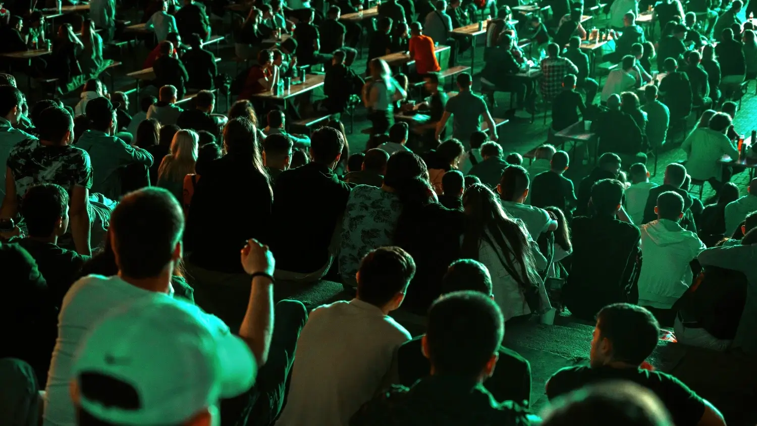 spectateurs en train de vivre une expérience lors d'un concert